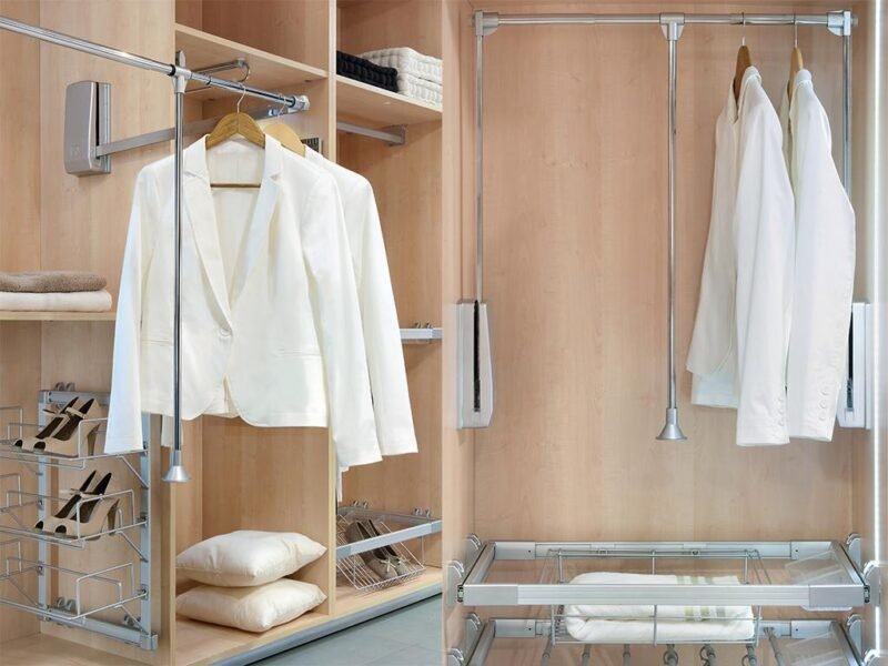 Pull-Down wardrobe hanger